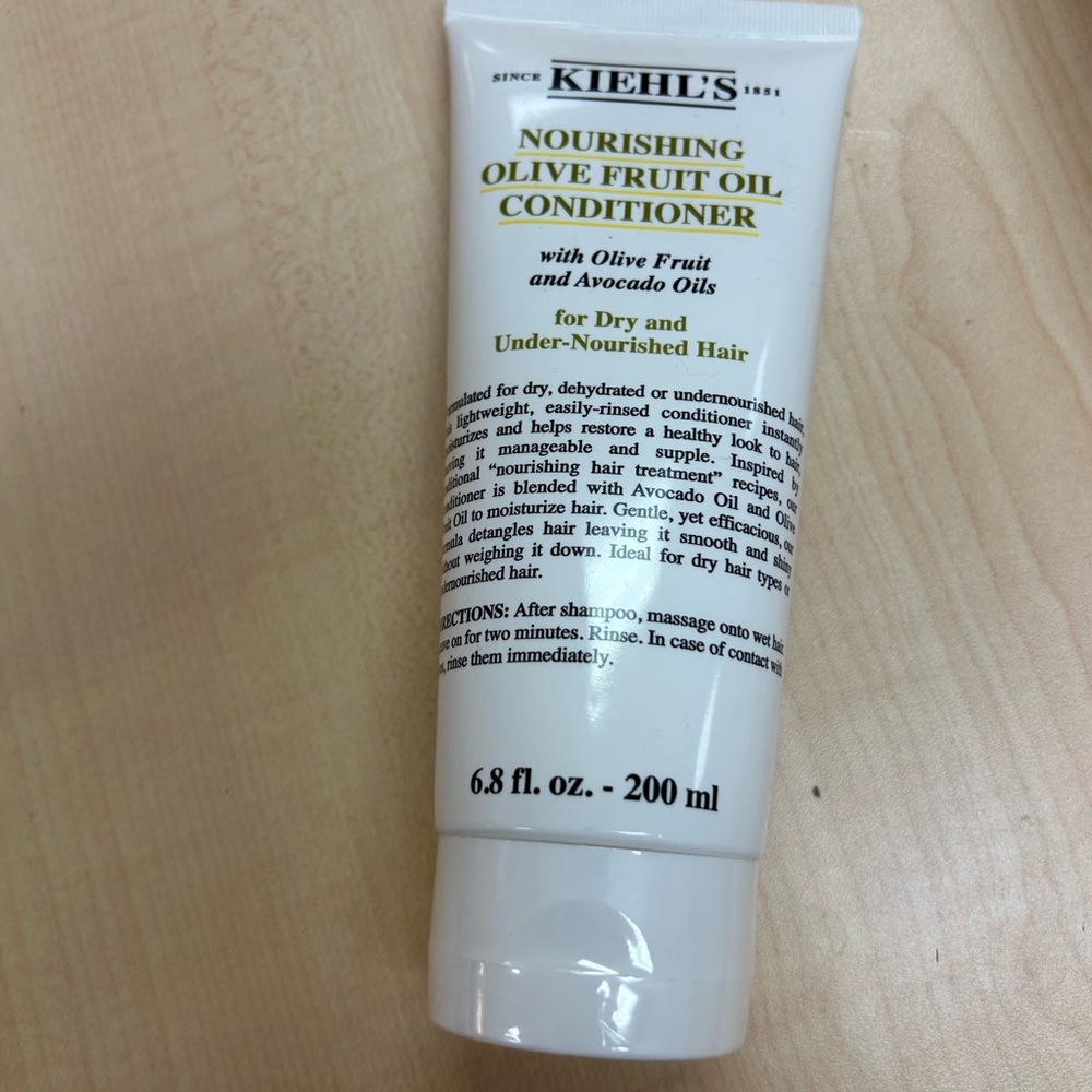 Kiehl's Nourishing Olive Fruit Oil Conditioner - new sealed 200ml